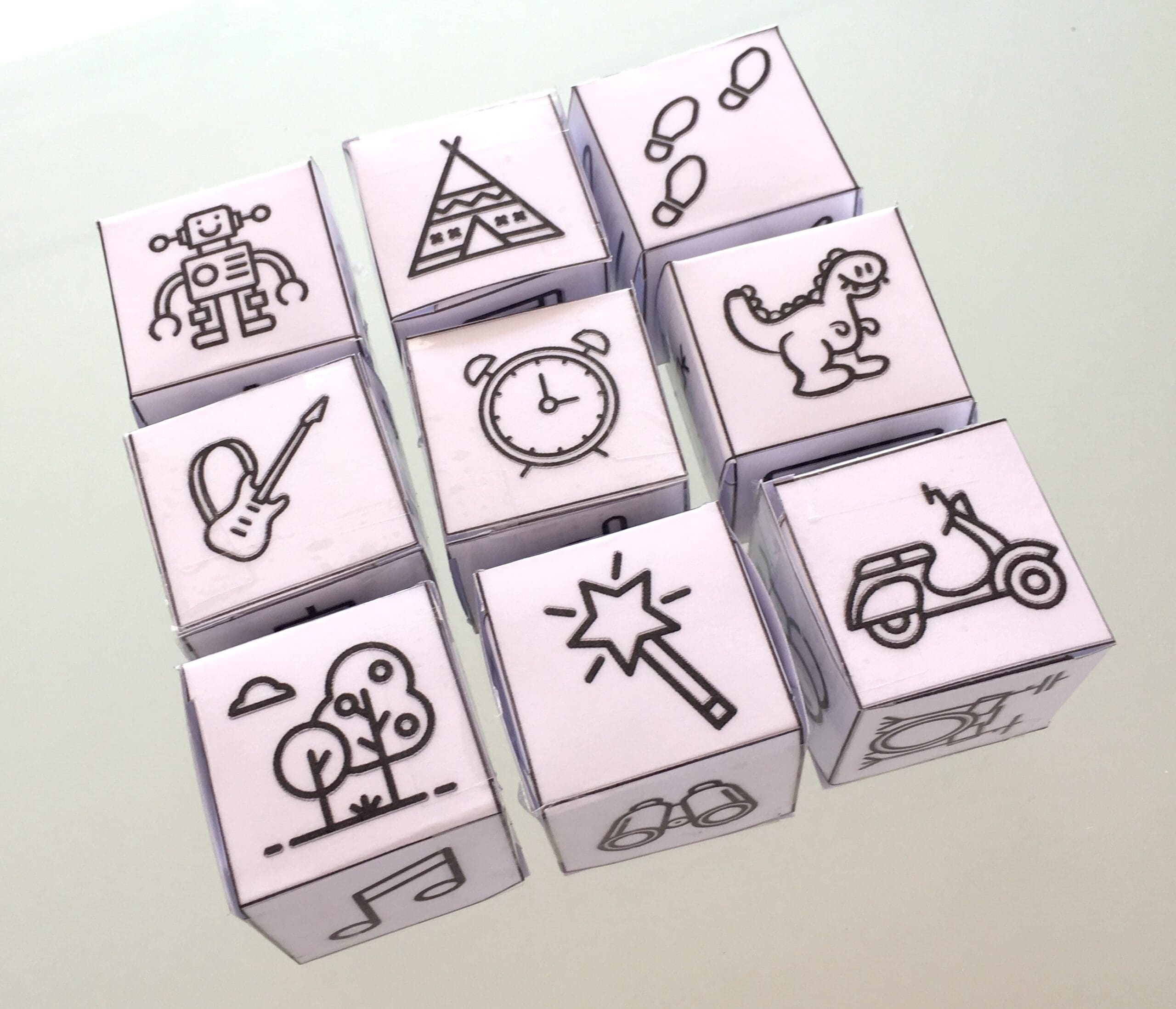 Story cubes - one game for a thousand stories ! - Kidslife