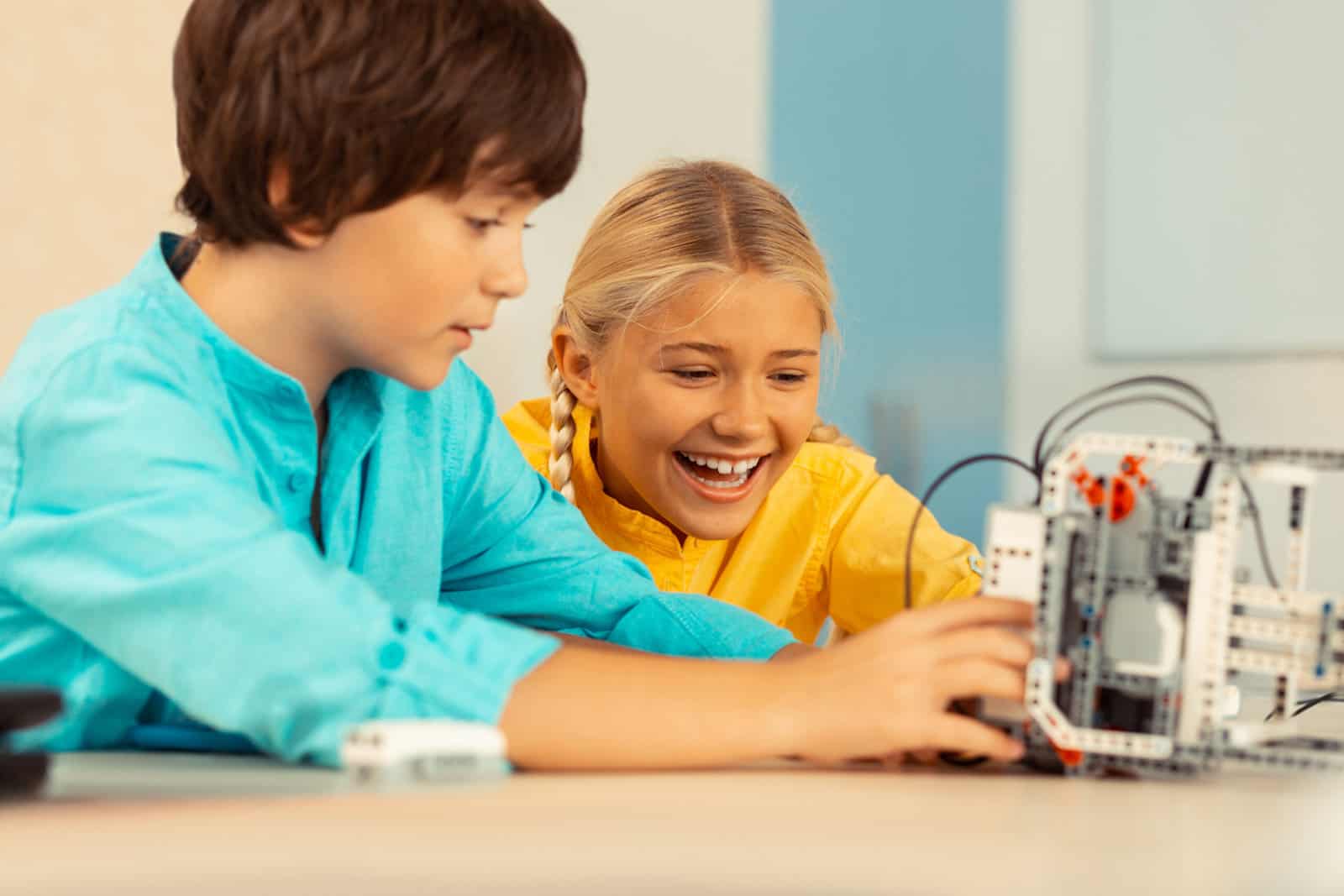 Robotics for Kids: A Comprehensive Guide!