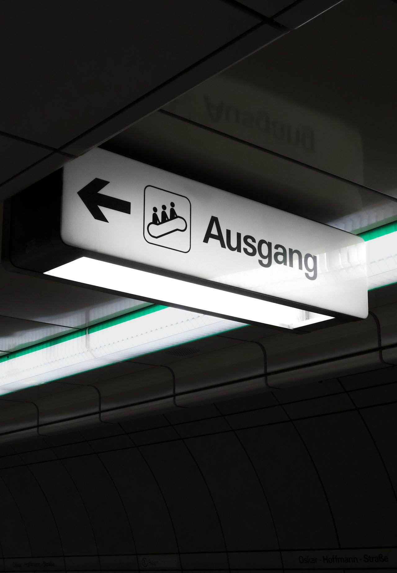 GUTEN TAG DEFINITION MEANING visual data 3