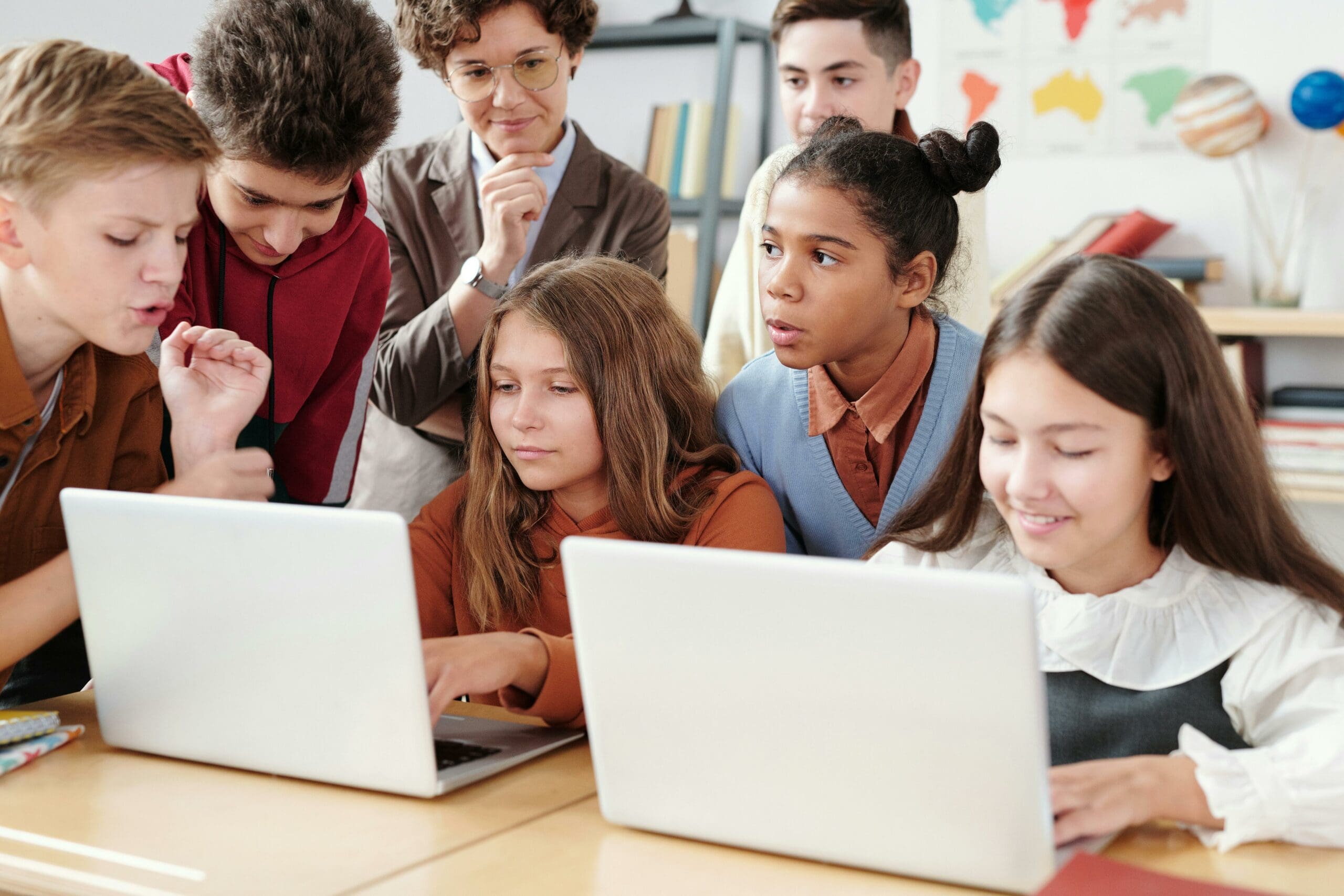 Time-Saving Tech Tools: Dazzling Digital Aids for Student Productivity in Modern Education Time-Saving Tech Tools LearningMole Time-Saving Tech Tools LearningMole