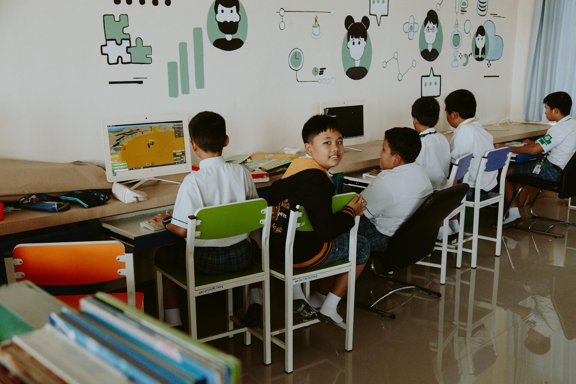 Transform Your Classroom: Stunning Guide to Fostering a Public Speaking-Friendly Atmosphere Transform Your Classroom LearningMole Transform Your Classroom LearningMole
