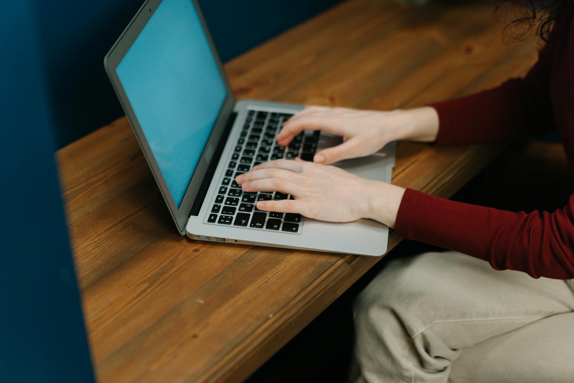 Curriculum Planning Tools: Your Genuine Guide to Streamlined Course Design Curriculum Planning,Curriculum LearningMole Curriculum Planning Tools: A woman is typing on laptop
