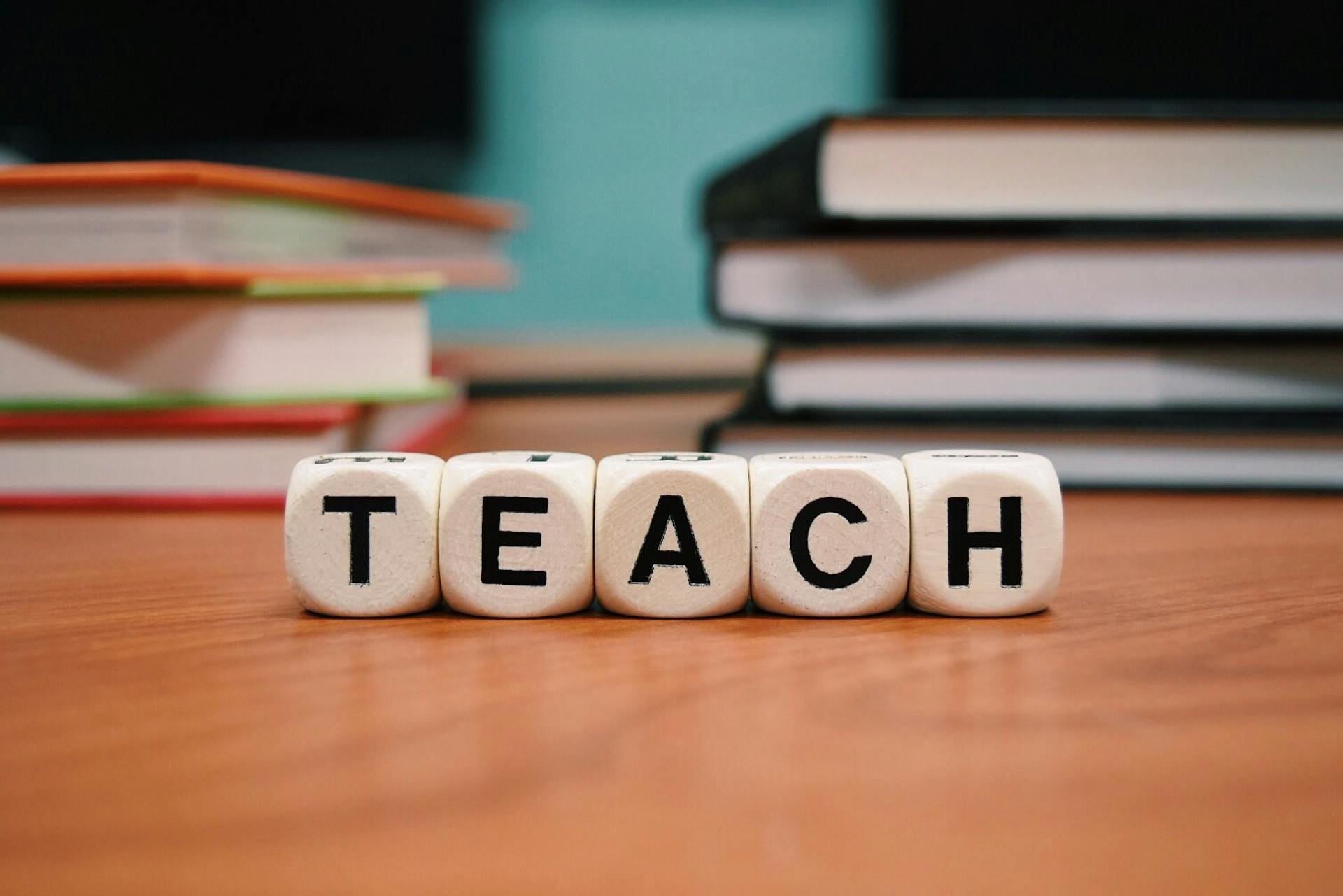 Differentiated Instruction Guides: Terrific Ways of Tailoring Learning for Every Student Differentiated Instruction,Inclusive,Assessment LearningMole Differentiated Instruction: Teach dice ornament on table