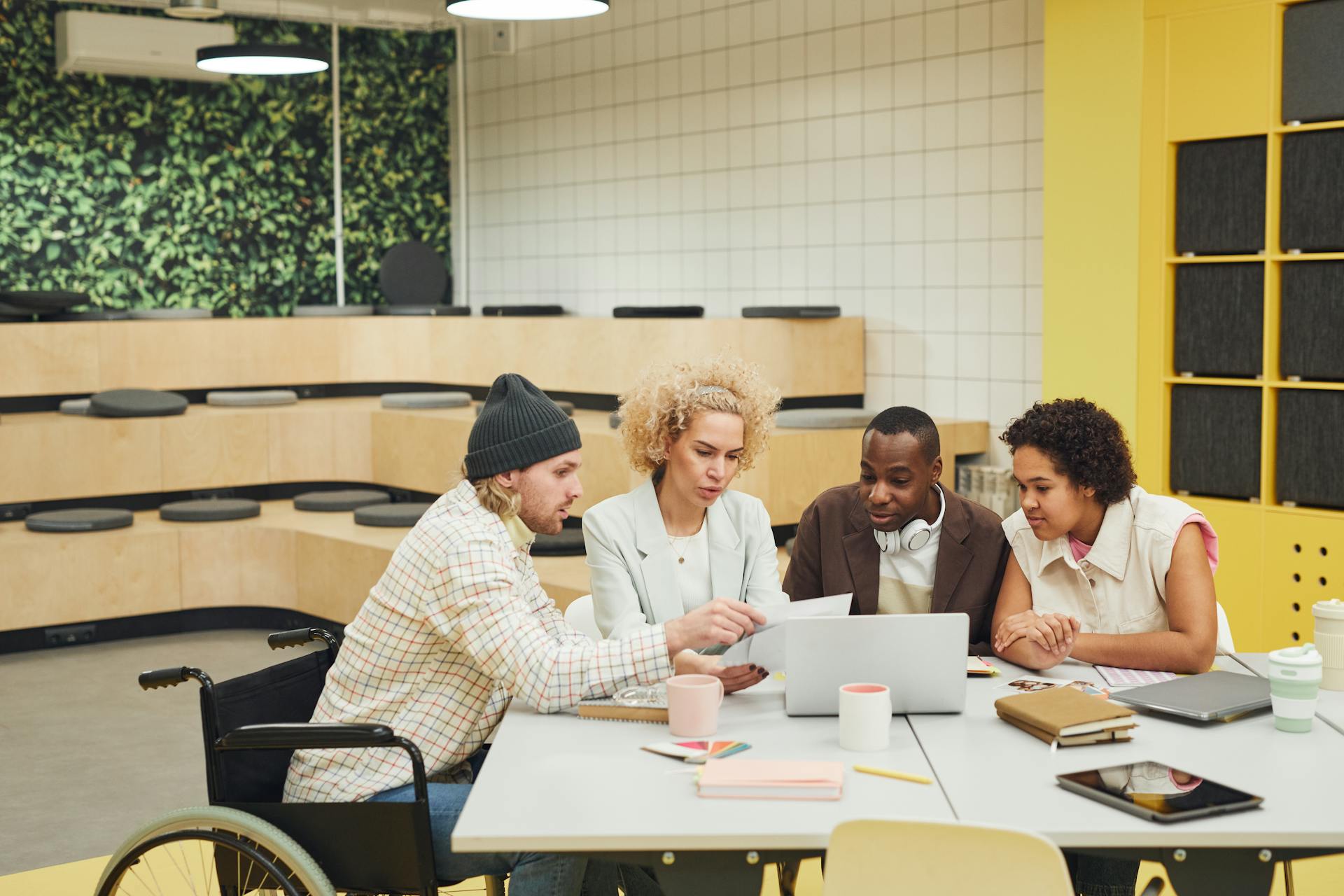 Staff Development Resources: Exquisite Enhancement to the Employee Skills Staff Development,development LearningMole Staff Development Resources: People having a team discussion in the office